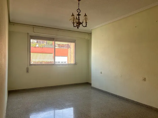 Ref. 8546 SALICO ofrece gran vivienda en Olivereta con plaza de aparcamiento — 39