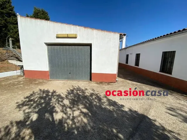 Espectacular parcela con casa, piscina y olivos — 20