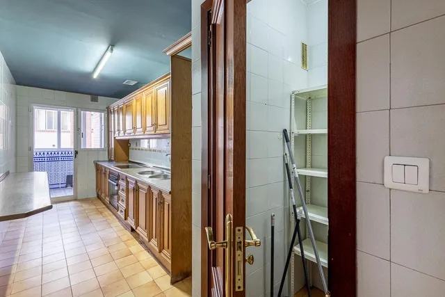 Espacio, luz y comodidad en una vivienda con grandes posibilidades en zona Alcampo — 11