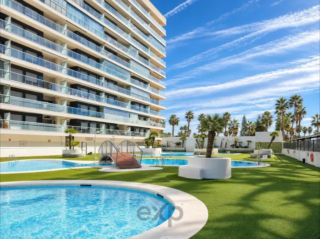 Piso en primera linea de playa de 2 habitaciones y 2 baños con terraza, piscina, garaje y trastero en Marina d’Or — 28