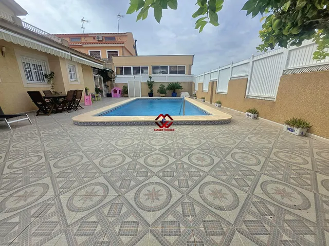 Villa en esquina con piscina privada, garaje a 800 m de la playa en Santiago de la Ribera — 6