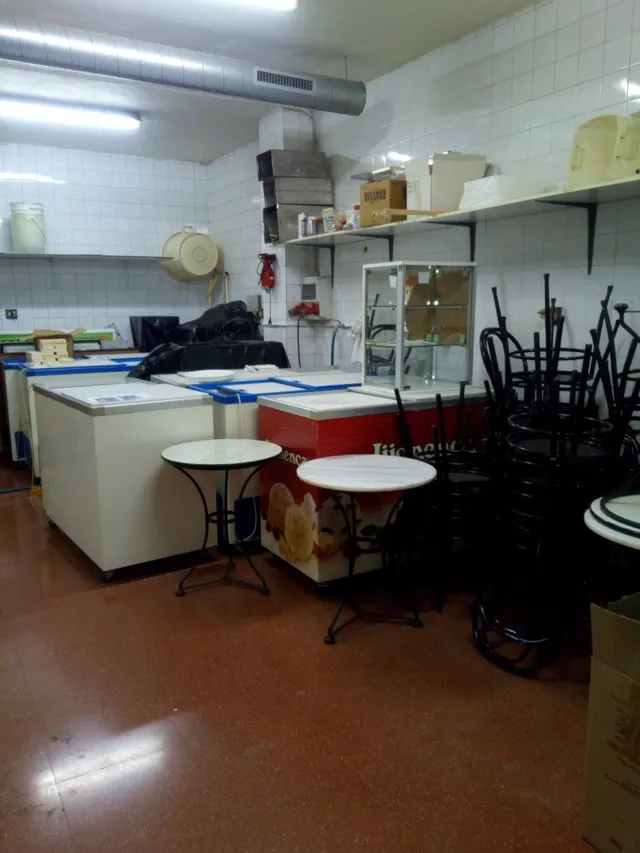 LOCAL COMERCIAl — 10