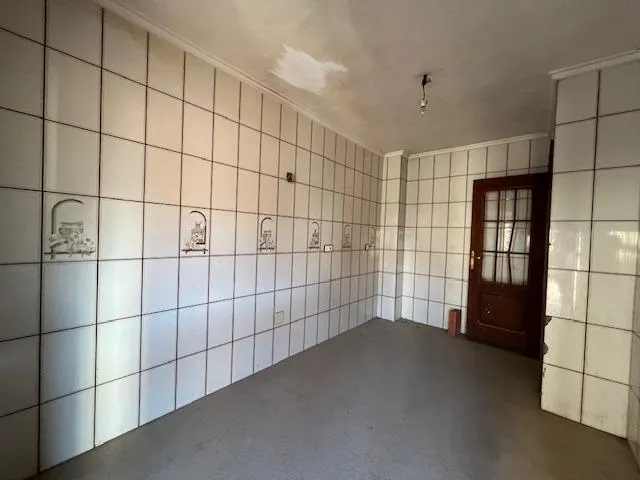 Oportunidad Inmobiliaria en Catral con : Casa Adosada Esquinera con Gran Potencial. — 7