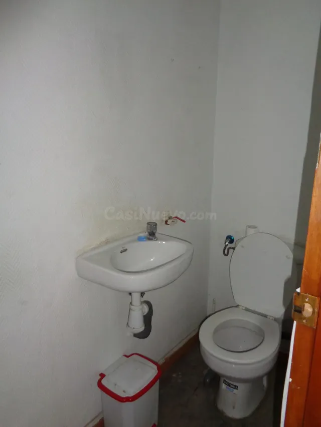 Se alquila local comercial en zona colón, Cáceres ✨ — 4