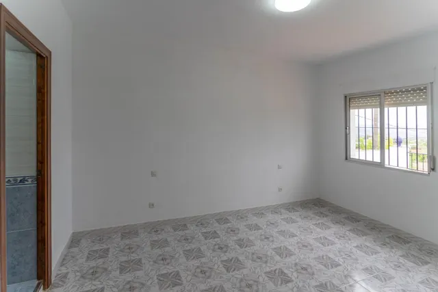 Exclusivo Chalet en Alhaurín el Grande con Piscina y Amplias Vistas — 35