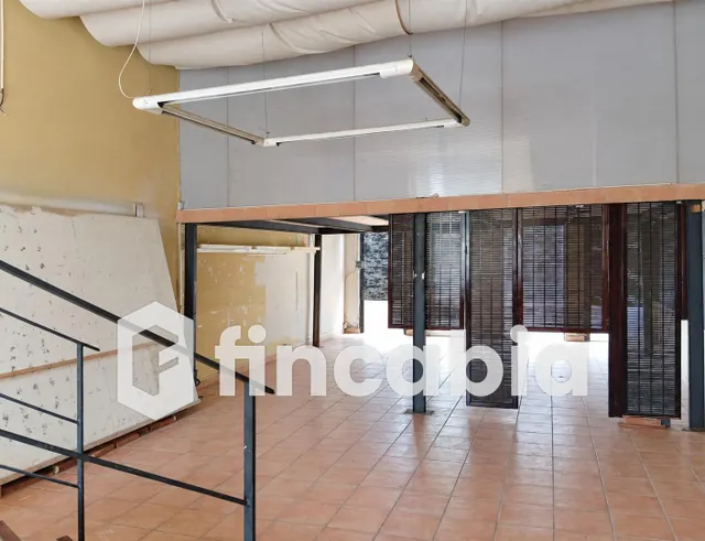 Casa para reformar con patio, balcones y local en Breda — 27