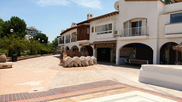 LOCAL COMERCIAL EN COSTA DE LA CALMA — 9