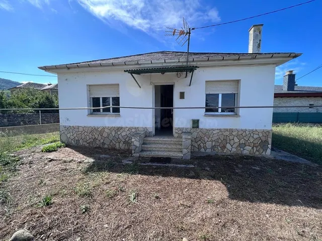 SE VENDE CASA CON TERRENO DE 500 M2 EN VILELA. VILLAFRANCA D