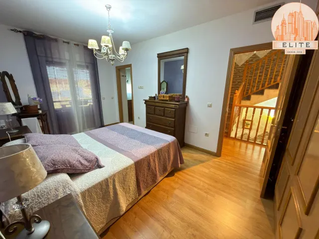 Chalet adosado con jardin ! — 42