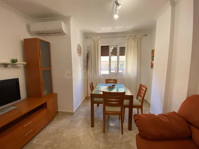 Apartamento con 2 dormitorios, 1 baño, 700 m. de la playa — 4