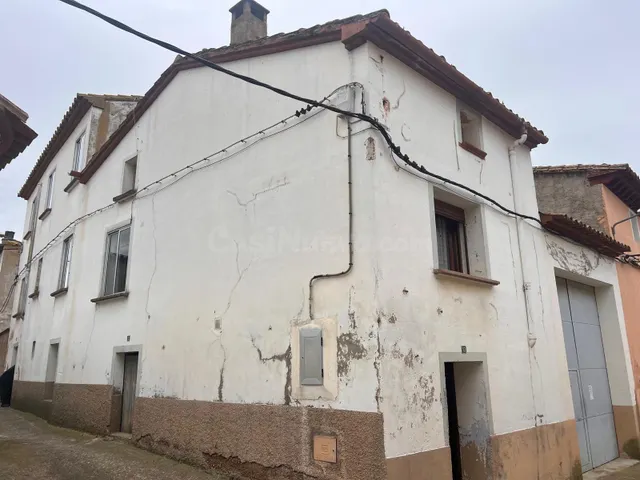 CASA GRANDE DE PUEBLO CERCA DE HUESCA (QUINZANO)