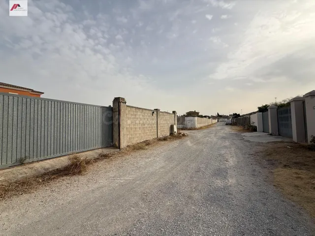 Parcela en venta de 653 m2 en la zona de Cuatro Pinos