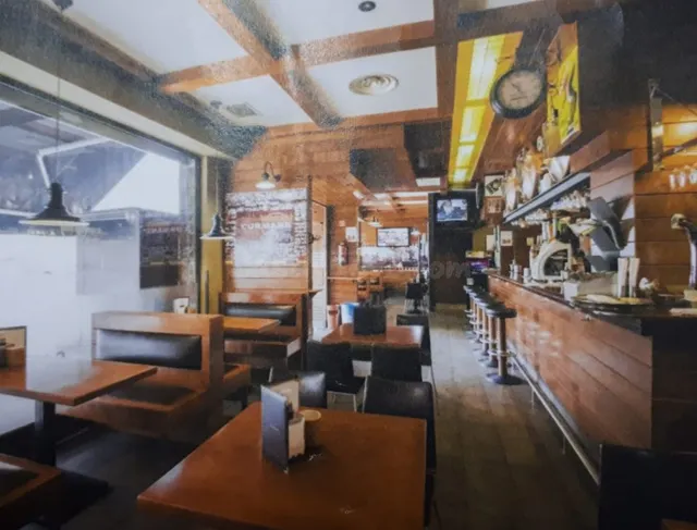 LOCAL COMERCAIL ACONDICIONADO COMO CAFETERÍA - foto 4