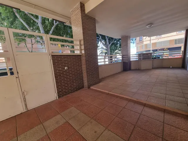 PISO AVDA. AMALIO GIMENO — 27