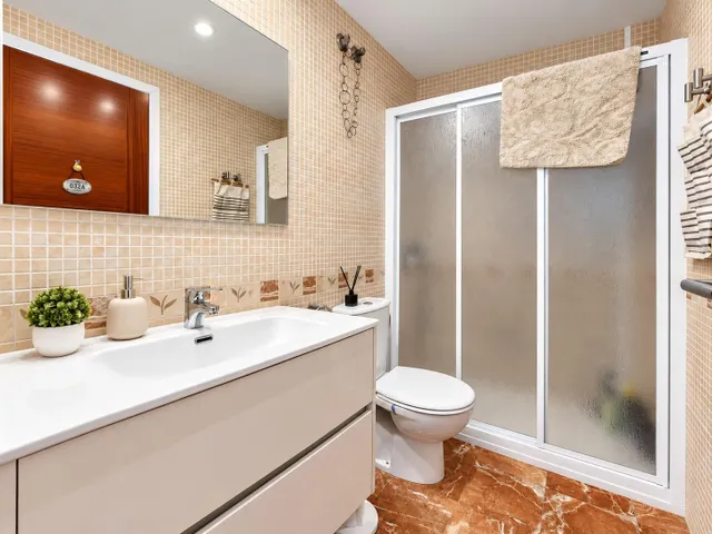 Espectacular ático de 4 habitaciones con amplia terraza, ascensor y garaje privado — 15