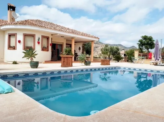 Encantadora Villa en Relleu con Vistas a la Montaña y Máxima
