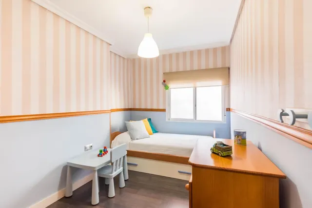 Casa con garaje de 106 m2, buhardilla y 3 plantas en el centro de molina — 14