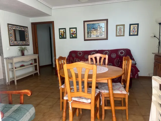 APARTAMENTO EN PRIMERA LÍNEA DE PLAYA EN BENIDORM CON TERRAZA Y PARKING — 4