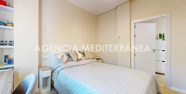 ¡Espectacular ático totalmente reformado y amueblado con terraza en Extramurs! — 9