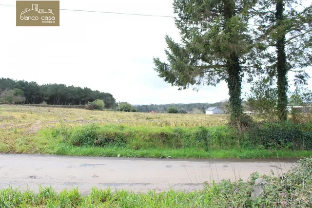 Solar de 890m2 en Oza - Carballo - foto 3
