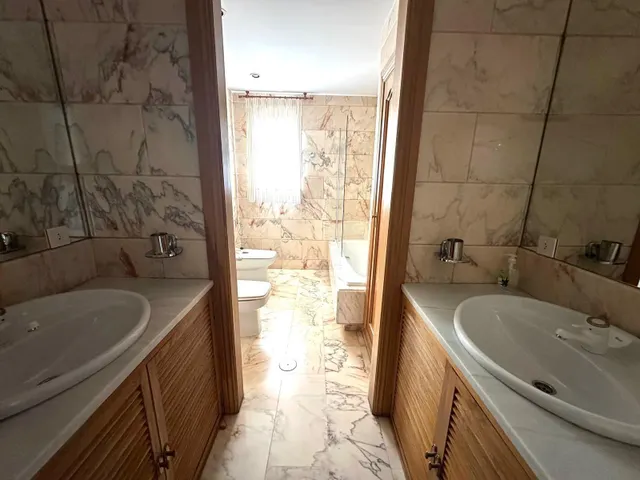 AMPLIO PISO DE 200 M2 EN ALQUILER – GRANADA — 26