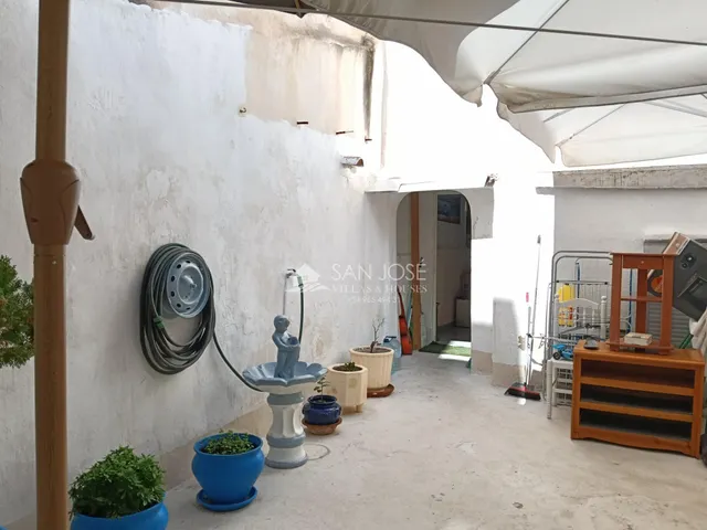 Se vende encantadora casa semi reformada en el corazón de Aspe — 26