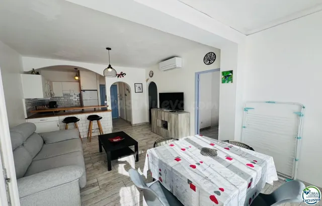 Apartamento reformado a pasos del mar con licencia turística - foto 3