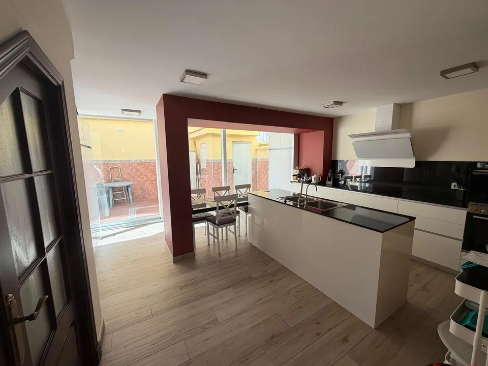 Casa Unifamiliar de 3 dormitorios y sótano en Fuenteamarga