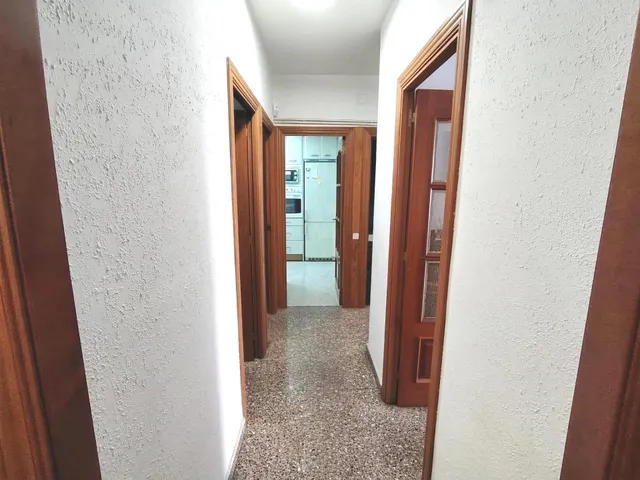 Piso de 4 habitaciones con ascensor en Collblanc — 29