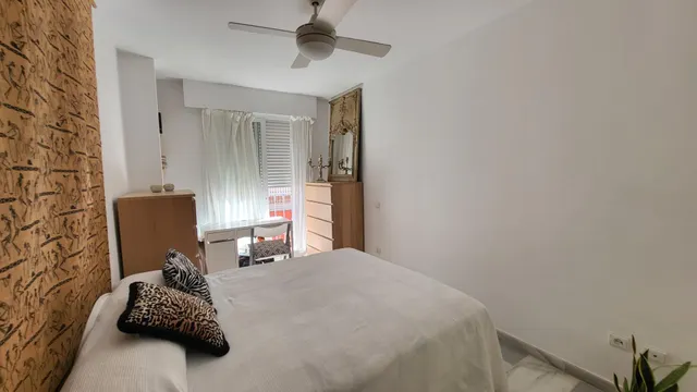 Piso en el centro de San Pedro Alcantara de 2 habitaciones y 2 baños, REFORMADO Y CON GARAJE — 42