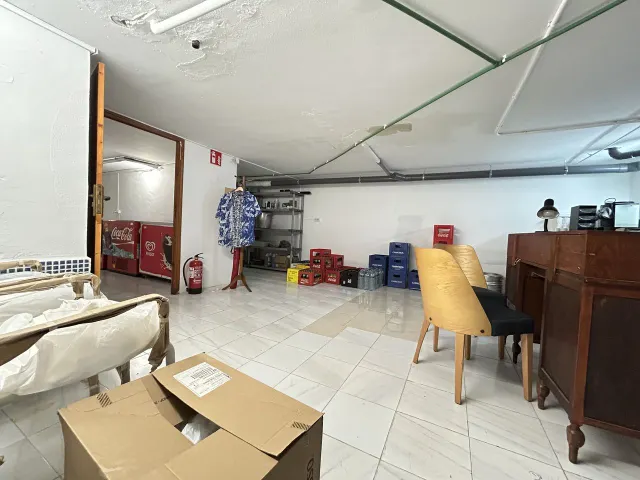 Local comercial 250m² en venta - Cabo Roig — 41