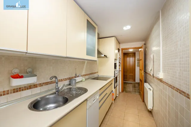 Piso de dos dormitorios en Sanders, en urbanización privada con piscina, pistas de padel, plaza de garaje y trastero — 7