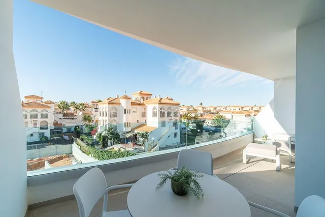 Apartamentos de 2 dormitorios con amplias zonas verdes y vistas al mar, zona Playa Flamenca — 12