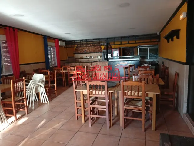 SE VENDE COMPLEJO EN ELCHE — 18