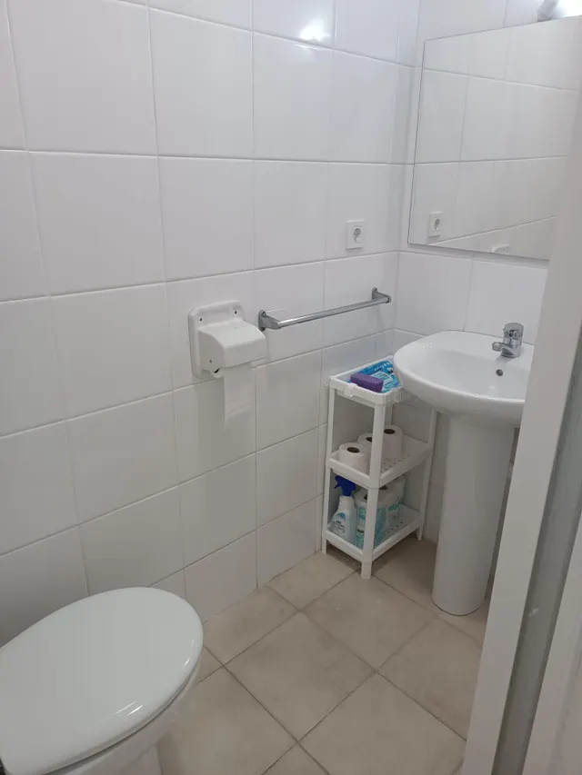 Apartamento en zona del Rincon de Loix. Reformado, 3 dormitorios, parking y piscina comunitaria. — 24