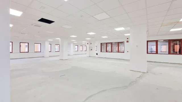 ALQUILER AMPLIAS OFICINAS CÉNTRICAS EDIFICIO MAPFRE BADAJOZ - foto 2