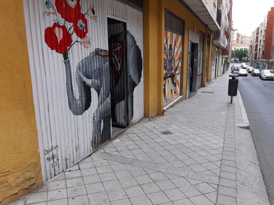 Urbis ofrece amplio local a la venta en barrio oeste, Salamanca