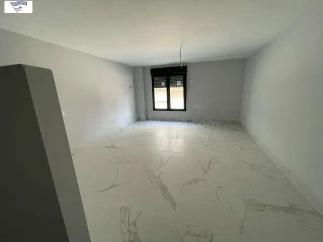 Local Comercial Dúplex Adaptable a Vivienda en Zona Carretas - foto 4