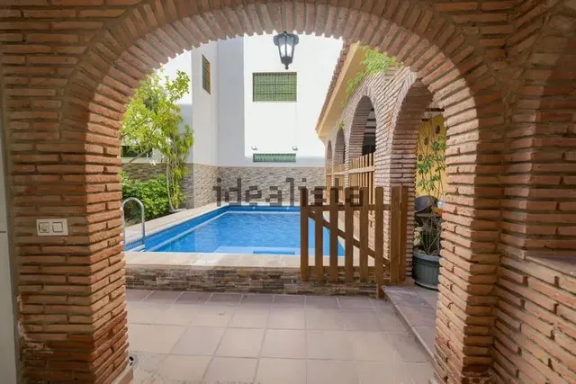 Chalet adosado en venta en Calle Bolivia — 10
