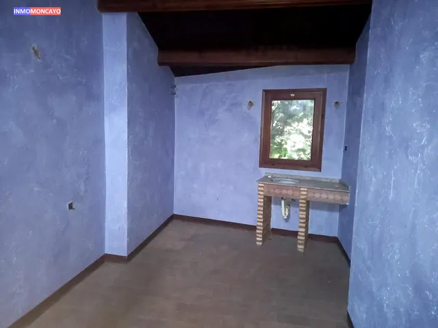 Se vende céntrico hostal-mesón — 17