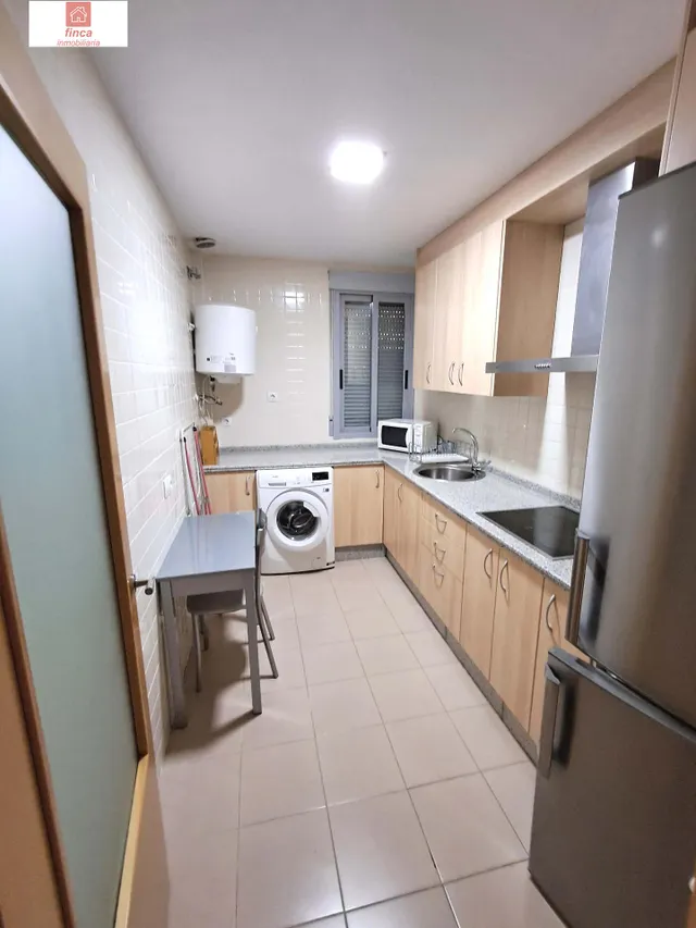 ALQUILER MONTIJO, APARTAMENTO CLIMATIZADO, CON ASCENSOR Y GA - foto 4