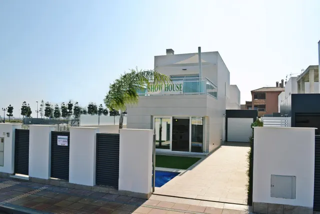 Complejo de lujo de 22 nuevas villas independientes en Los Alcázares — 2
