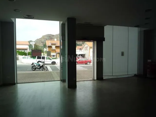 Local comercial 98m² en venta - Peñacastillo-Nueva Montaña - foto 5