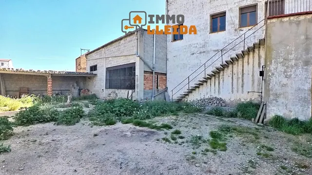 OPORTUNIDAD Casa con mucho terreno y varios garajes — 32