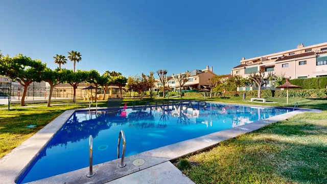 Chalet Adosado en el Campo de Golf de Alicante junto a Playa de San Juan — 3