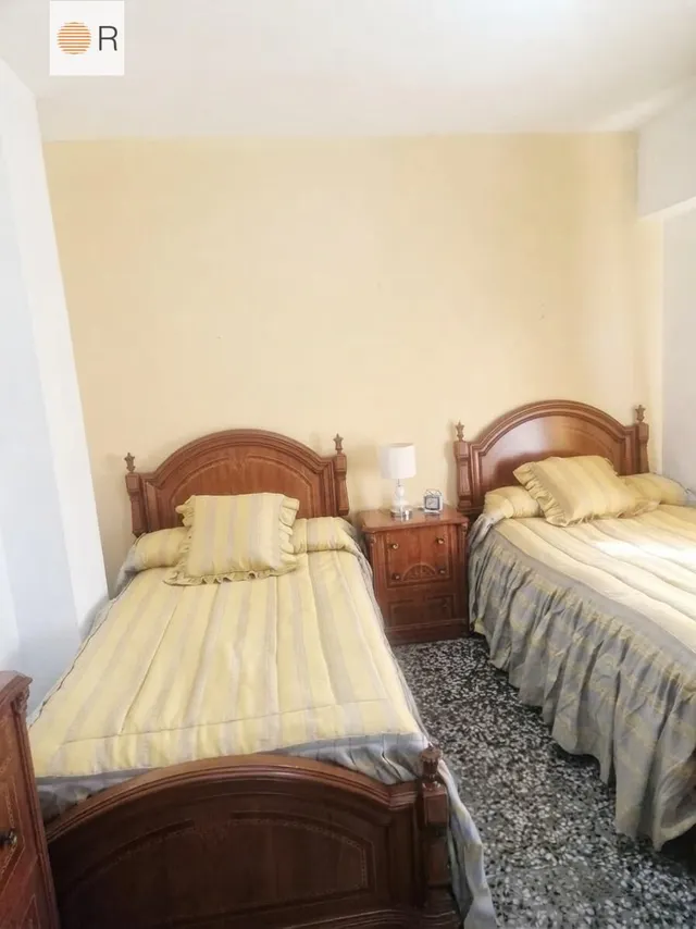 Piso de 3 dormitorios con ascensor, haciendo esquina en zona Avda Barcelona — 8