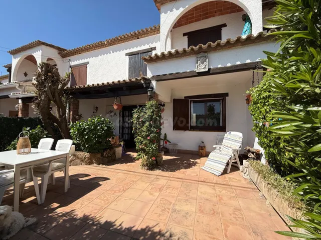 Casa muy bien ubicada en alquiler temporal en playa de aro - foto 3
