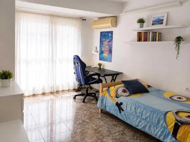 Amplia vivienda con ascensor — 7