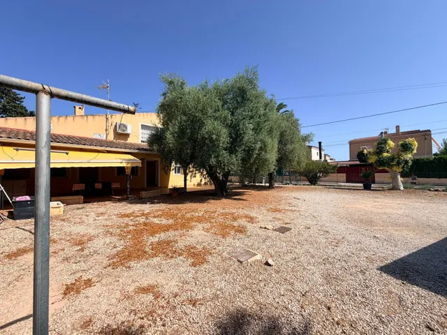 DOS CASAS EN UNA EN MATOLA SOLO EN ALQUILER — 6