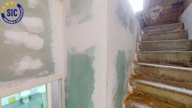 Local comercial o terreno de edificación para promover 5 viviendas y trasteros junto en la Avda. Lidon de Castellón — 28